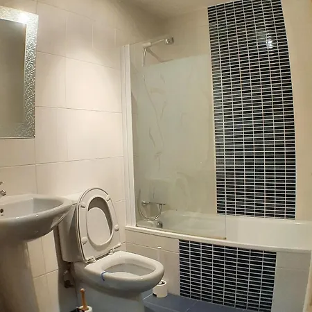 Cozy & Quiet Apartment. Lejlighed